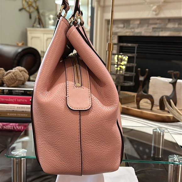 Authentic Michael Kors “Molly” Large Pebble Leather Shoulder Tote in Smokey Rose - Picture 10 of 16